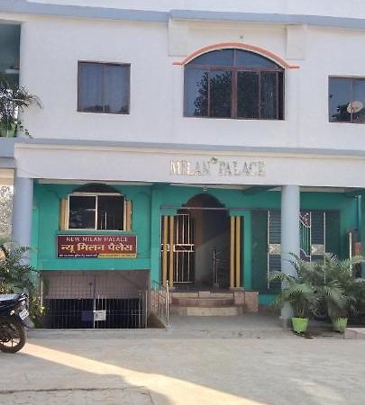 New Milan Palace, Deoghar Extérieur photo